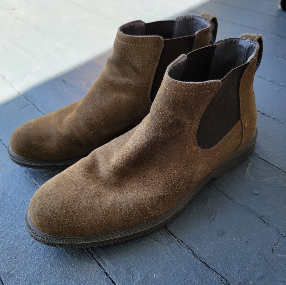 Chelsea Boots Size 10.5 GH Bass